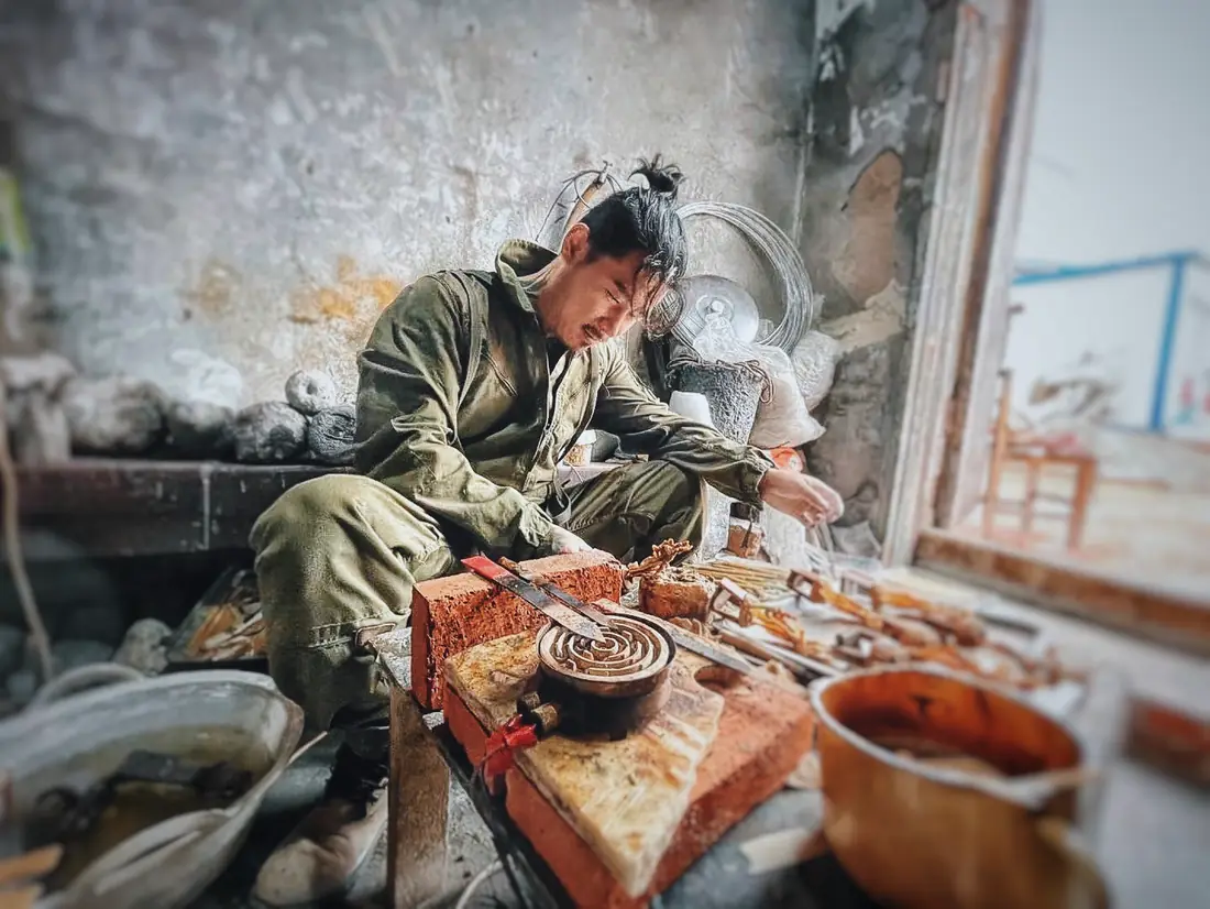 王雷个人雕塑 · hero